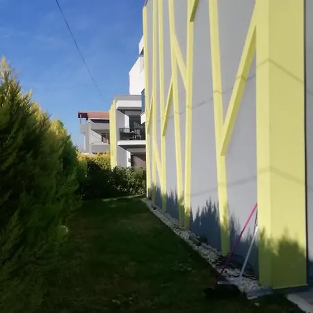 Ev Konforunu Aratmayacak Havuzlu Villa *