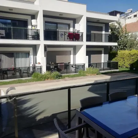 Ev Konforunu Aratmayacak Havuzlu Villa Kusadası
