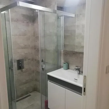 Ev Konforunu Aratmayacak Havuzlu Villa Villa Kusadası